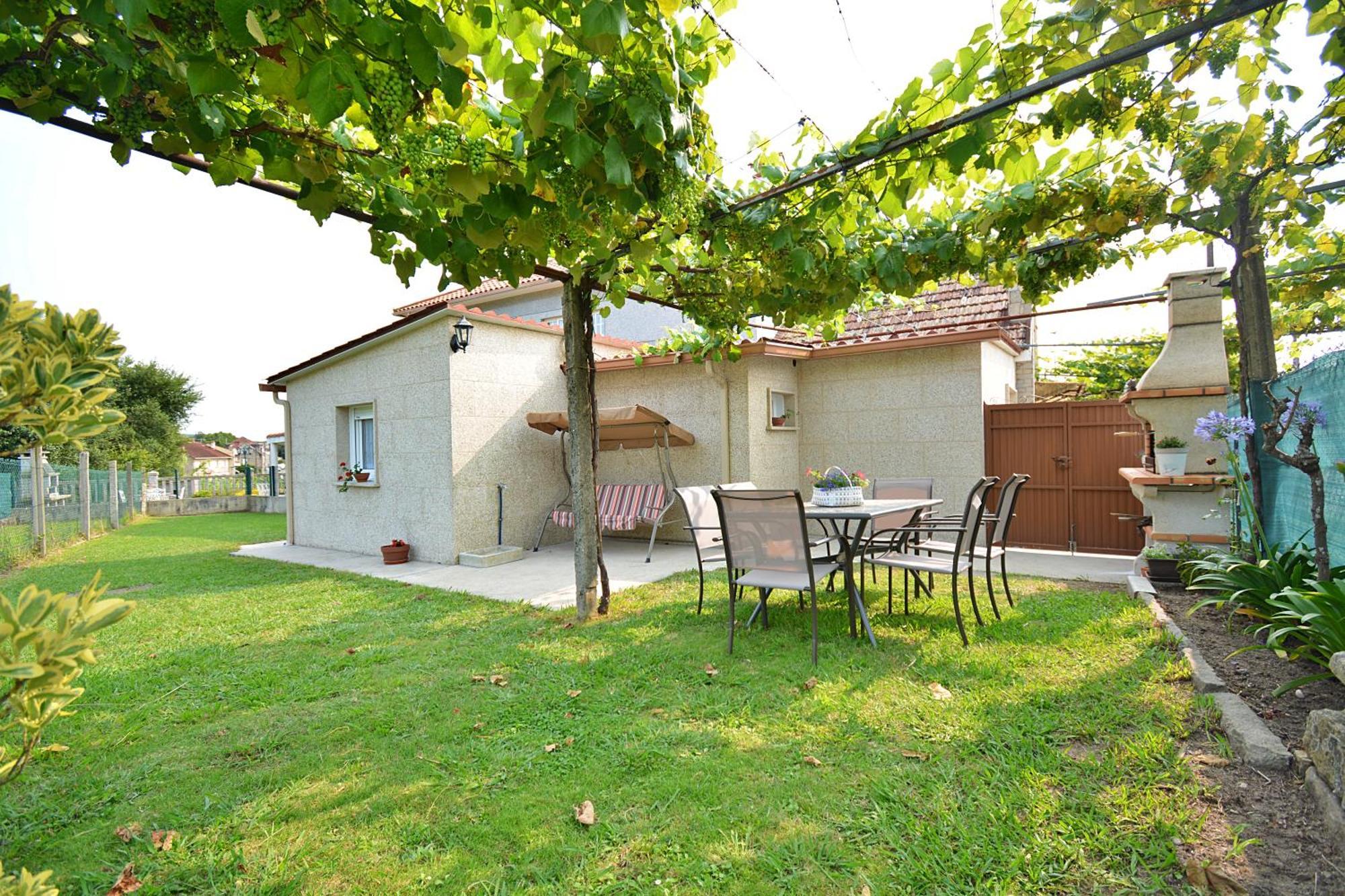 Вилла Galihost - Casa Con Jardin En Понтеведра Экстерьер фото